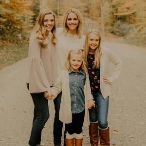 Meet your Posher, Angie